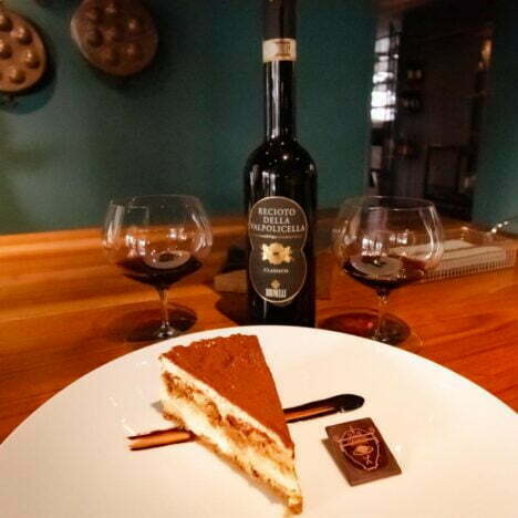 Sedersi a due metri da terra sulla panchina gigante del Nevegal!