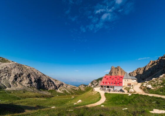 Da Compaccio al rifugio Alpe di Tires