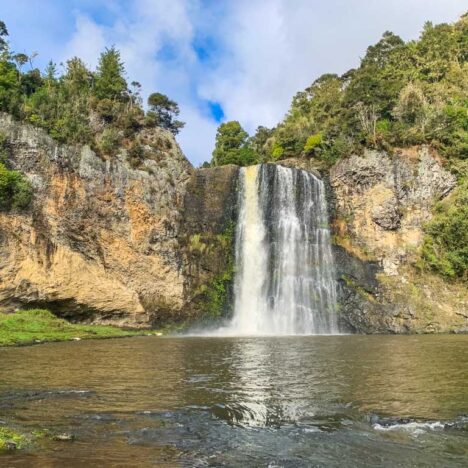 Giro al lago di Resia: correre al tramonto tra panorami ed emozioni