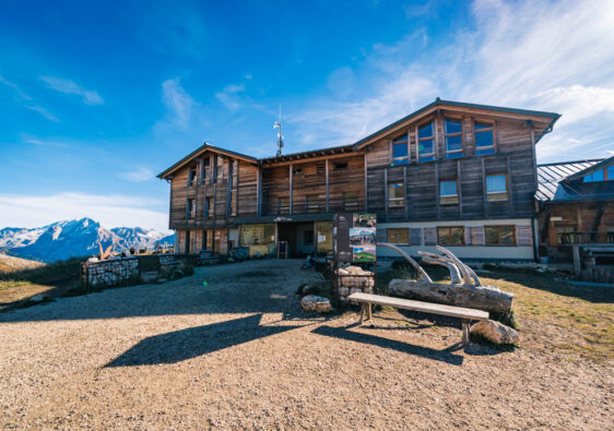 dal Passo Sella al rifugio sasso piatto