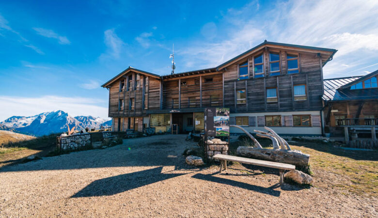 dal Passo Sella al rifugio sasso piatto